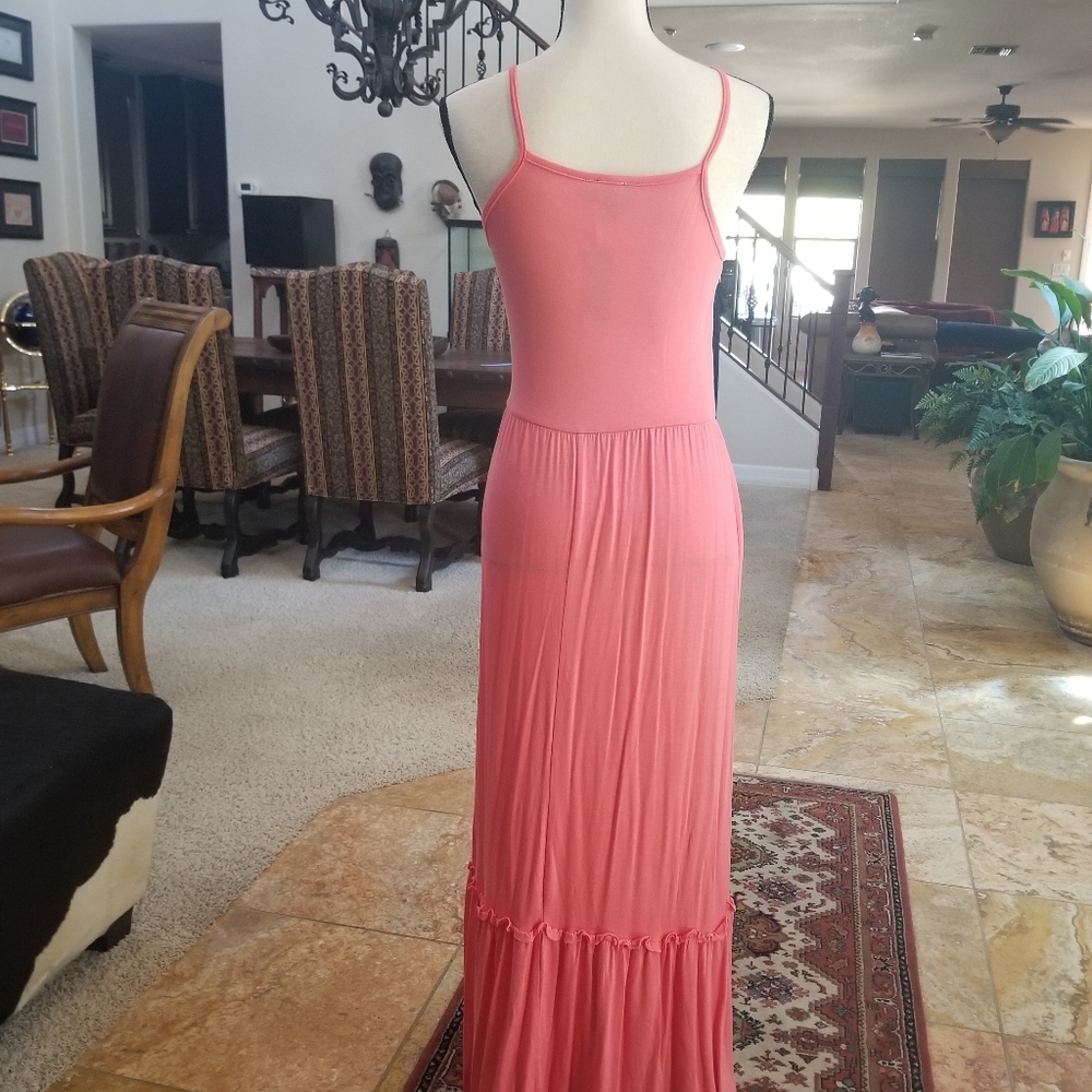 Super Cute Maxi Dress - Picture 2 of 4